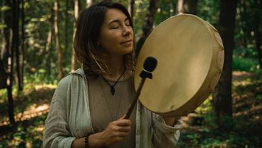 Open drumming evening with Anima C. Miedler and Mona